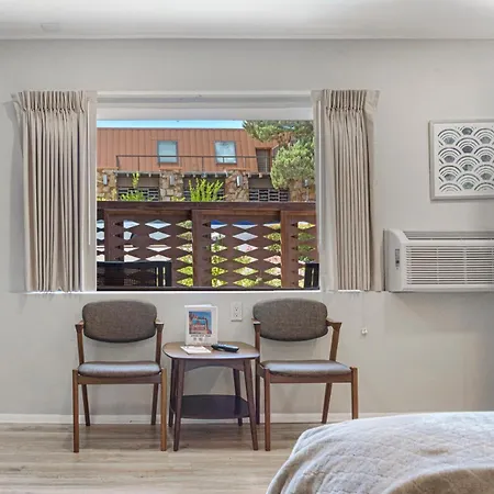 Sedona Uptown Suites
