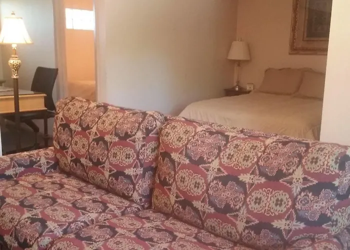 Inn Uptown 2*