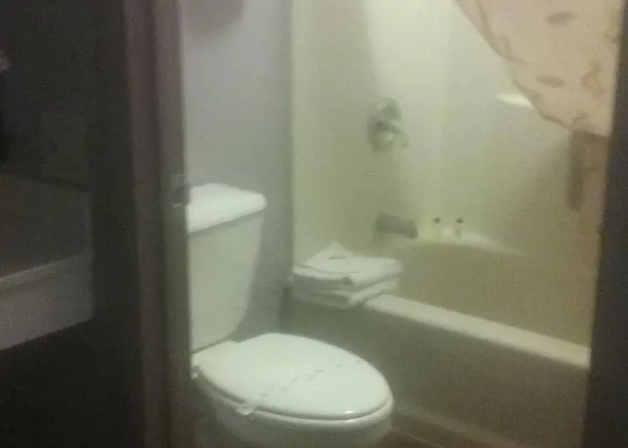 Uptown Inn 2*