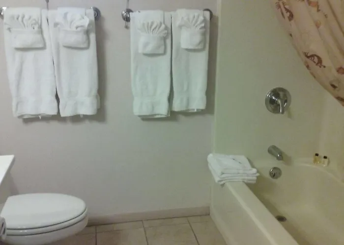 Uptown Inn 2*