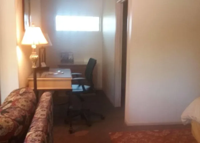Uptown Inn 2*